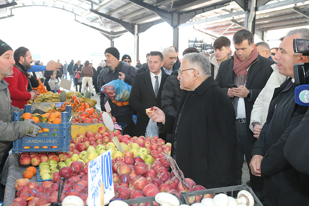 01.02.2024 - Başkan Büyükkılıç Sahabiye Semt Pazarı Ziyaret