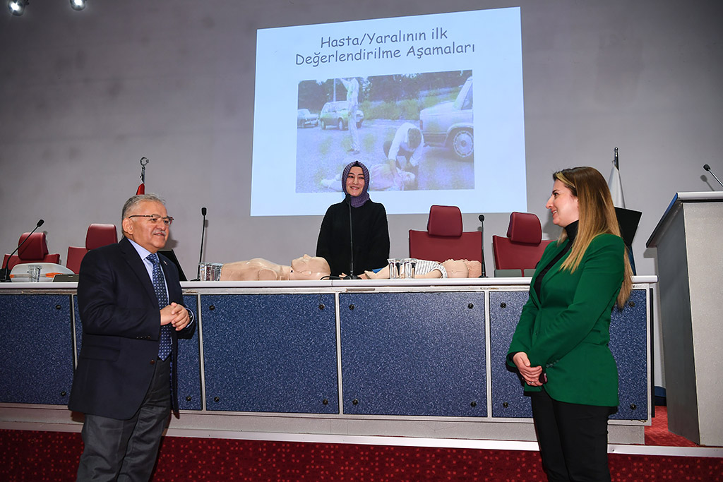 01.02.2024 - Başkan Memduh Büyükkılıç Afet Daire Başkanlığı İlk Yardım Eğitim Seminerinde Konuştu