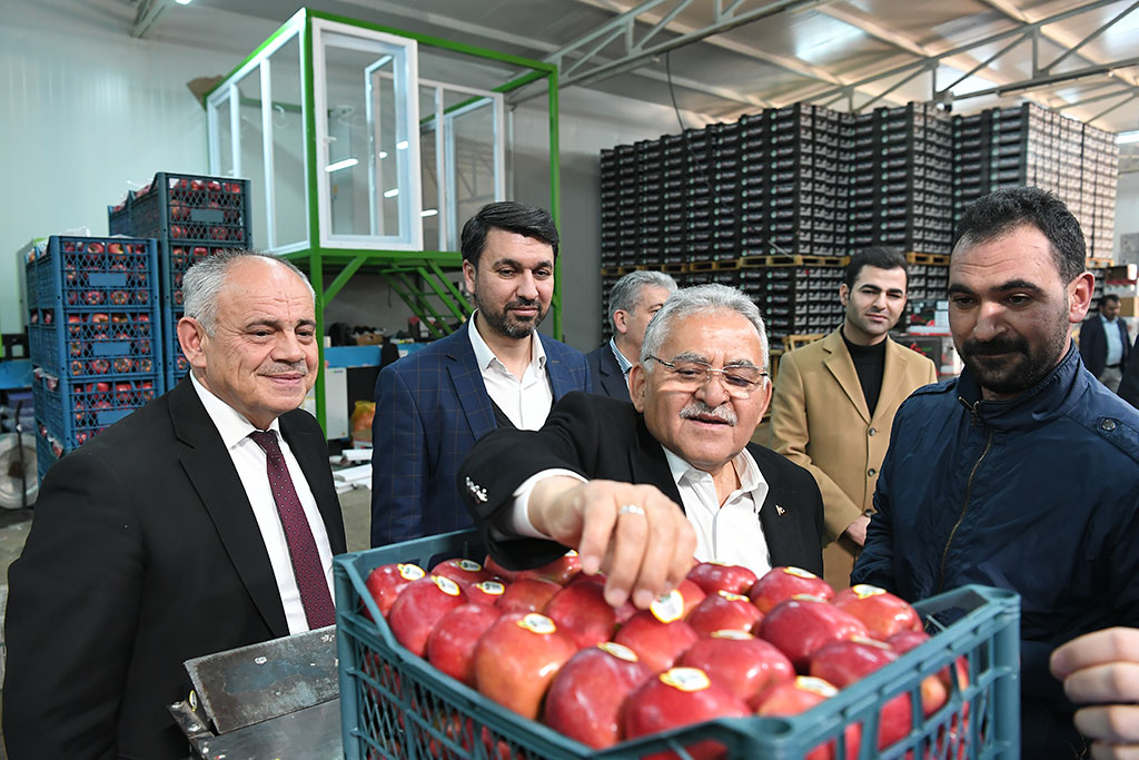 01.03.2023 - Başkan Büyükkılıç Yahyalı Elma Pazarı Tesisleri Ziyaret