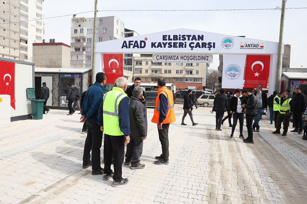 01.03.2023 - BÜYÜKKILIÇ “KAYSERİ, CANLA BAŞLA KAHRAMANMARAŞLI CANLARIMIZIN YANINDA”