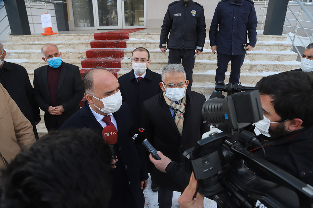 02.02.2021 - Başkan Memduh Büyükkılıç Deprem Meydana Gelen Sarıoğlan ve Akkışlada Kamu Kurumları Ziyaret ve  İnceleme