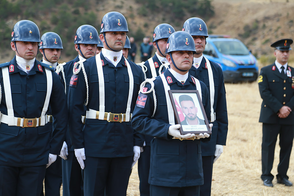 02.10.2023 - Terör Sivil Şehit Mikail Bozlağan Develi Meydanı Cenaze Namazı Avla Köyü Cenaze Namazı ve Defin