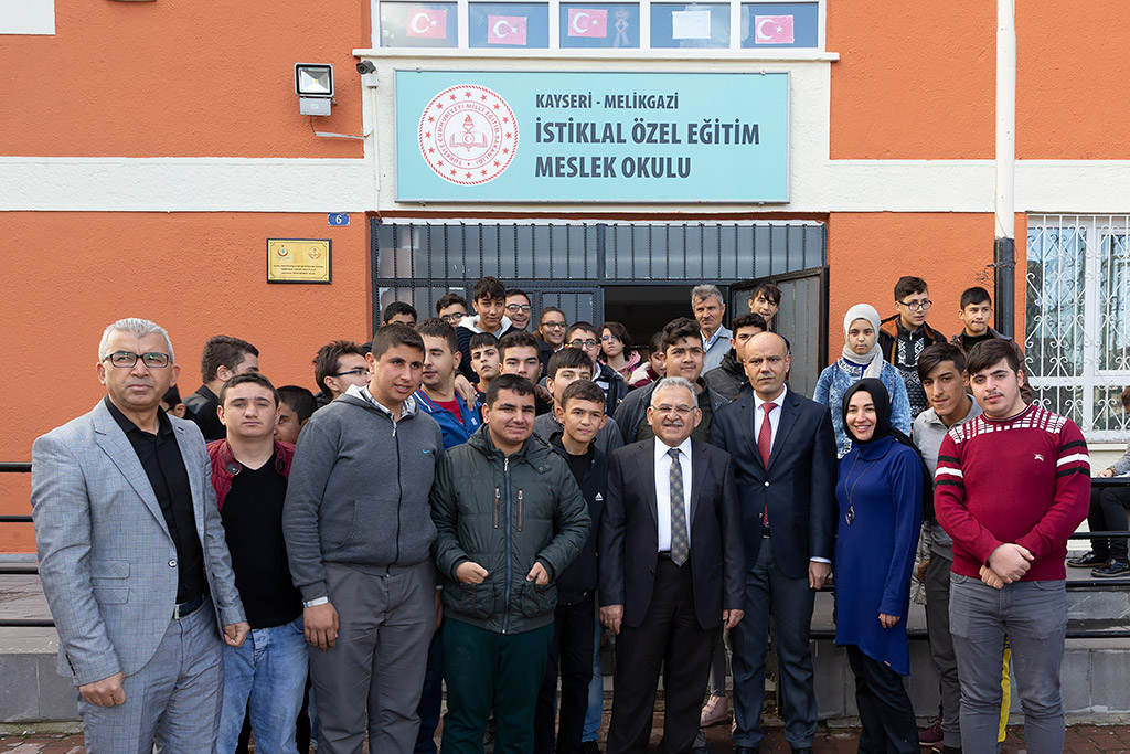 02.12.2019 - Başkan Büyükkılıç İstiklal Özel Eğitim Meslek Okulunu Ziyaret Etti