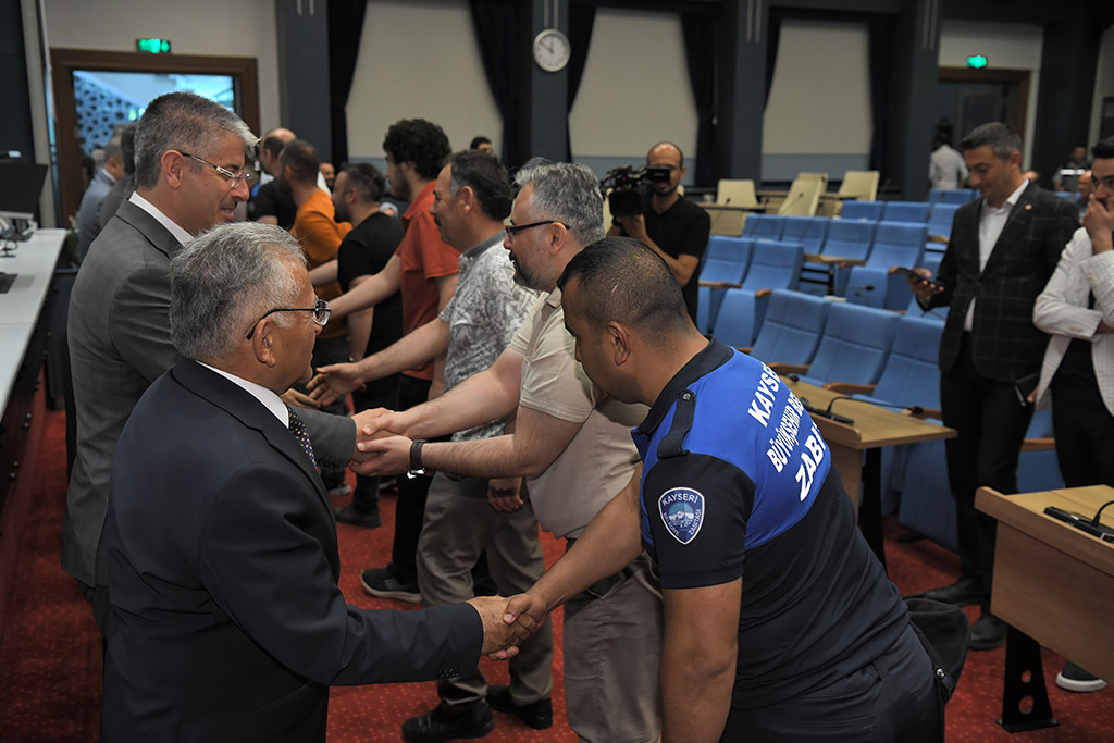 03.07.2023 - Başkan Büyükkılıç Belediye Personelinin Kurban Bayramını Tebrik Etti