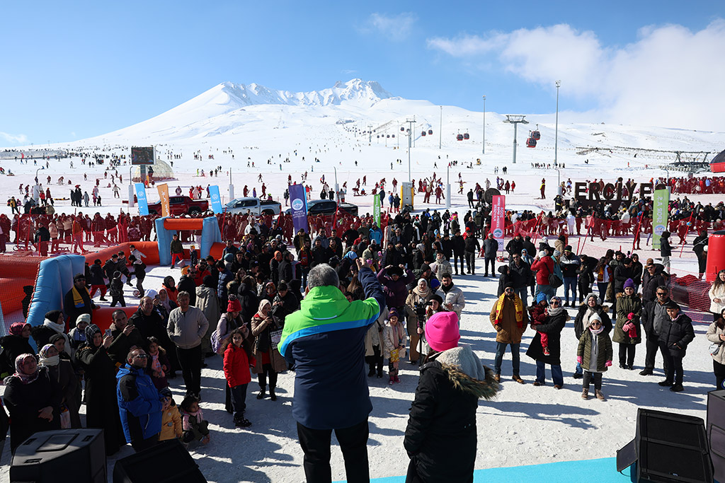 04.02.2024 - Başkan Memduh Büyükkılıç Spor A.Ş Doğasında Hareket Var Erciyes Programına Katıldı