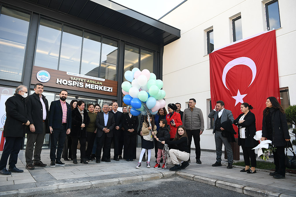 04.02.2024 - Başkan Memduh Büyükkılıç ve Kanser Derneği Dünya Kanser Günü Hakkında Hospiste Basın Açıklaması