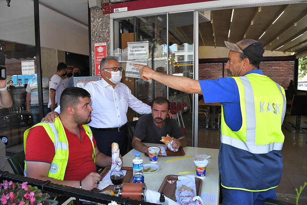 05.07.2021 - Başkan  Memduh Büyükkılıç Mithatpaşa Mahallesinde Bazı Esnafları Ziyaret Etti