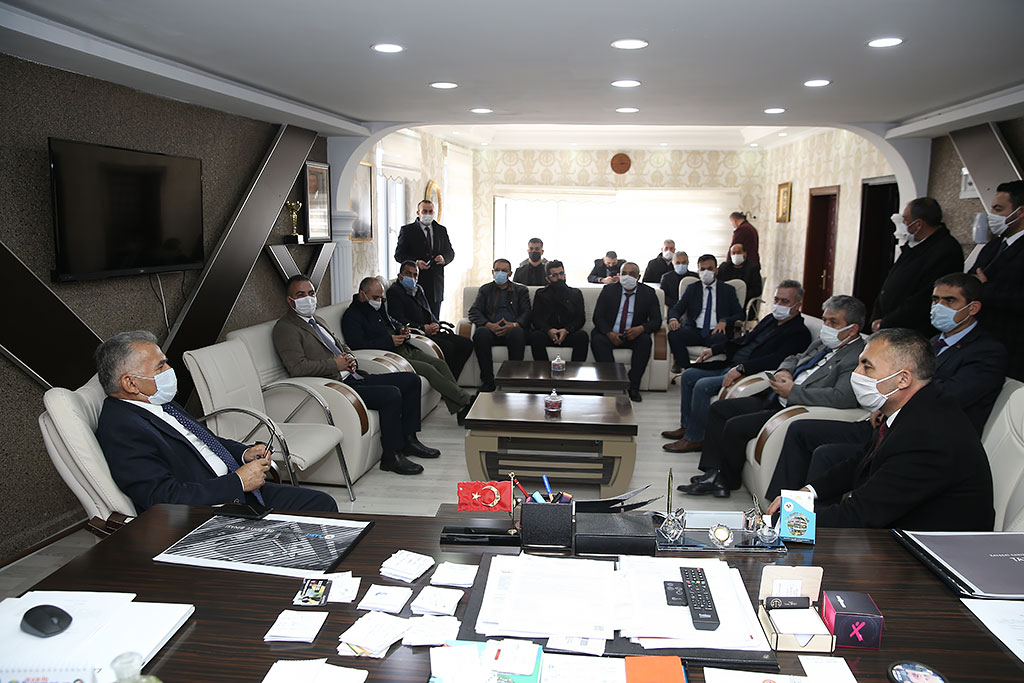 06.01.2021 - Başkan Memduh Büyükkılıç Sarız Belediyesini Ziyaret Etti