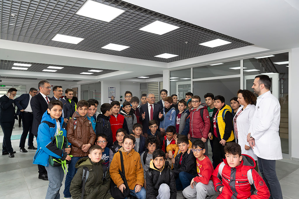 06.03.2020 - Başkan Büyükkılıç Beyazşehir Kadın Gençlik Merkezini İnceledi