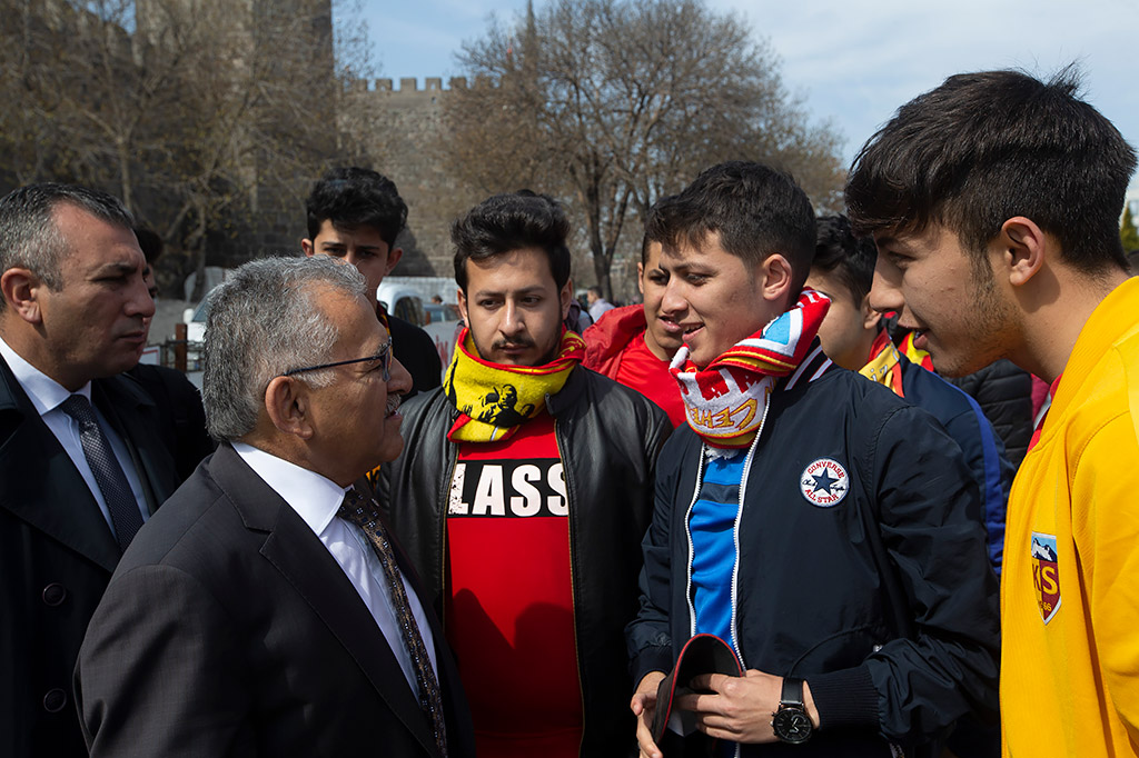 06.04.2019 - Başkan Büyükkılıç Sivas Deplamanına Giden Kayserisporlu Taraftarlarla Biraraya Geldi