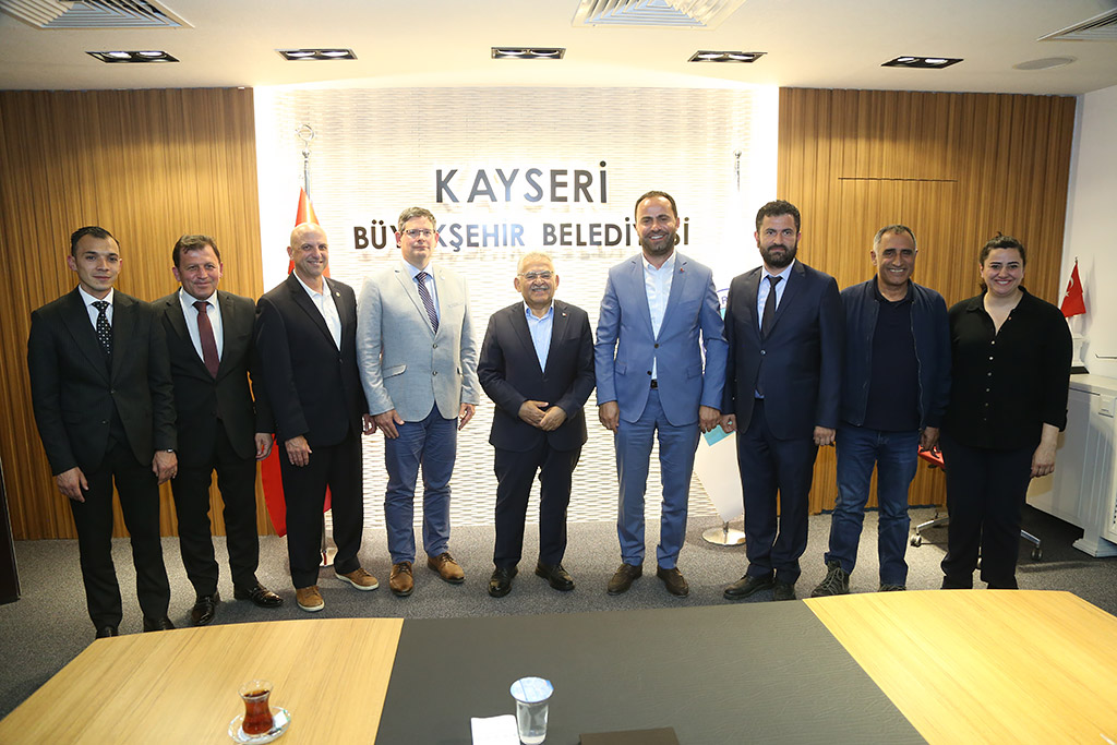 06.06.2023 - Türkiye İşitme Engelliler Spor Federasyonu Başkanı Kerim Vural ve Heyeti Başkan Büyükkılıçı Ziyaret