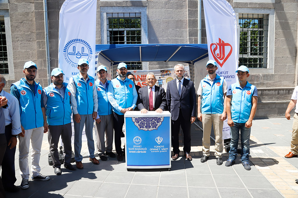 06.08.2019 - Başkan Memduh Büyükkılıç Diyanet Kurban Bağışında Bulundu