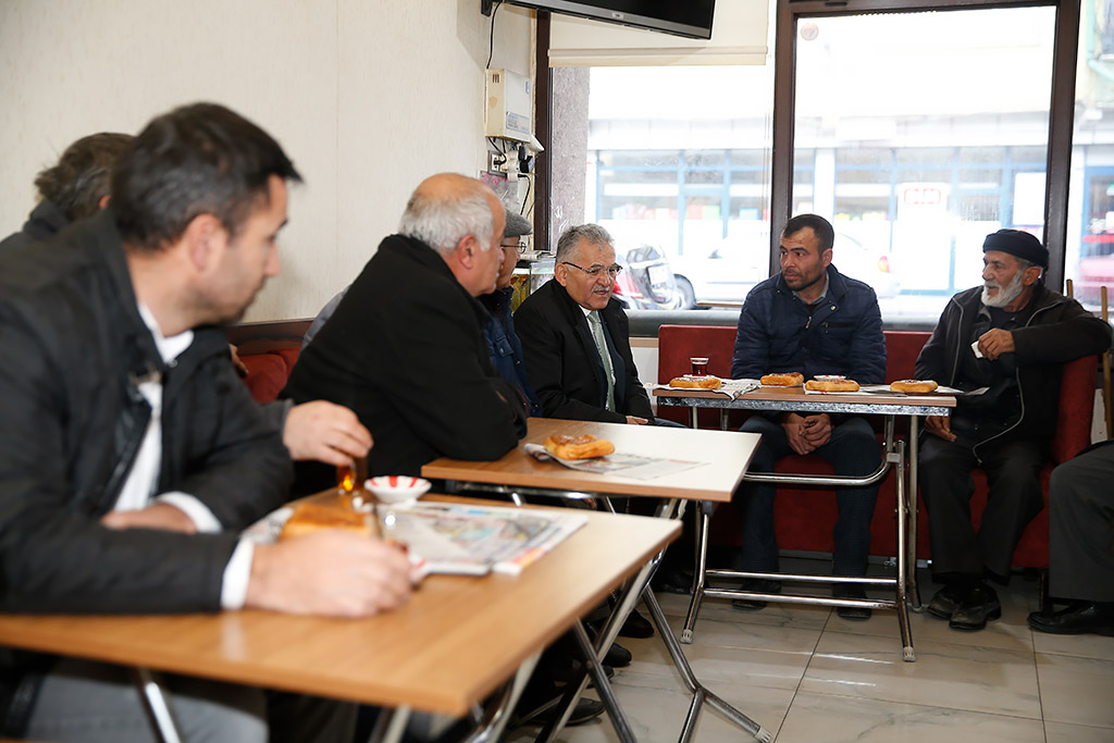 07.01.2020 - Başkan Memduh Büyükkılıç Argıncıkta Esnaf Ziyaret Vatandaş Sohbet ve Kent Ekmek Büfesi Ziyaret