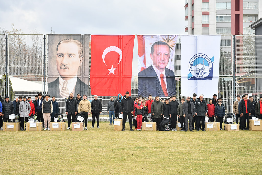 07.03.2024 - Amatör Spor Kulüplerine Malzeme Dağıtım Töreni