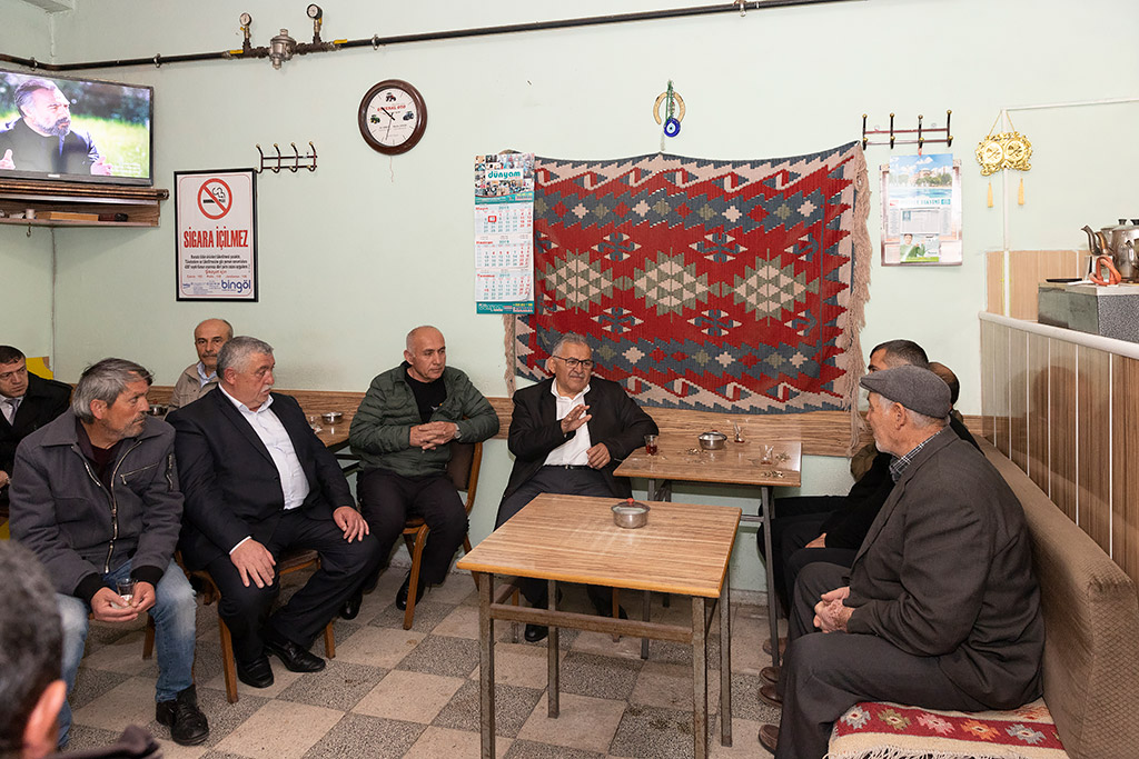 07.05.2019 - Başkan Büyükkılıç  Teravih Namazını Hiarcık Meydan Camiinde Kıldı Ardından Esnafları Ziyaret Etti