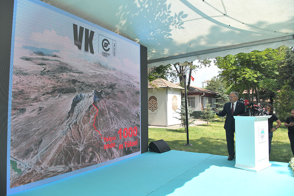 07.07.2023 - Başkan Büyükkılıç Erciyes Ultra Sky Trail Maratonu ve Erciyeste Yaz Boyu Yapılacak Etkinlikler Hakkında Basın Toplantısı