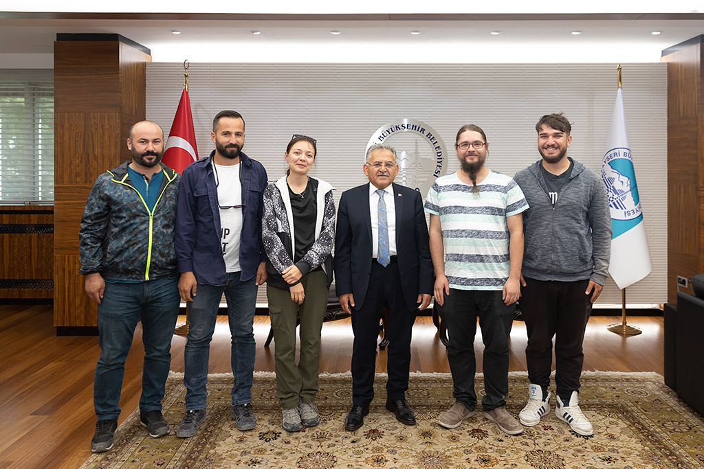 07.10.2019 - Başkan Büyükkılıç Finlandiyadan Gelen Fosil Uzmanı Juha Jaakko Saarinen İle Görüştü