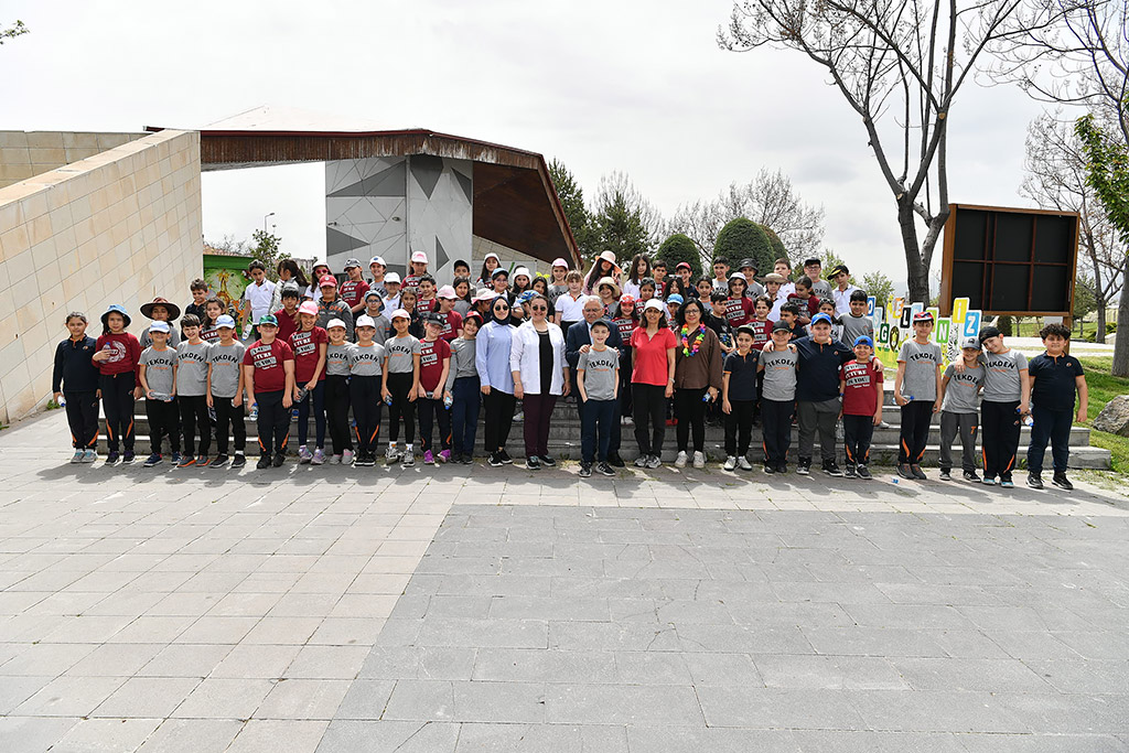 08.05.2025 başkan büyükkılıç hayvanat bahçesi ziyaret