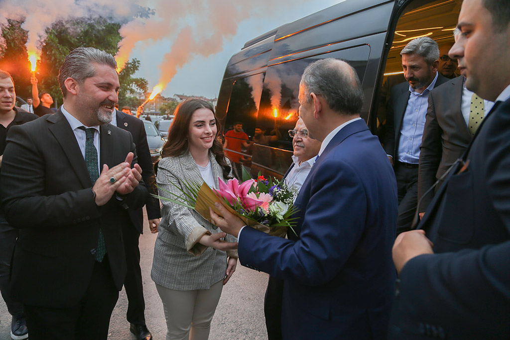 08.06.2023 - Çevre Şehircilik ve İklim Değişikliği Bakanı Mehmet Özhaseki Ak Parti İl Başkanlığı Ziyaret