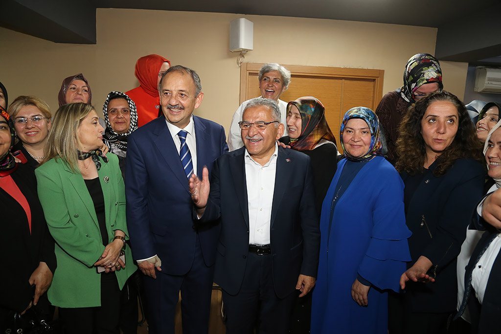 08.06.2023 - Çevre Şehircilik ve İklim Değişikliği Bakanı Mehmet Özhaseki Ak Parti Teşkilat Toplantısı