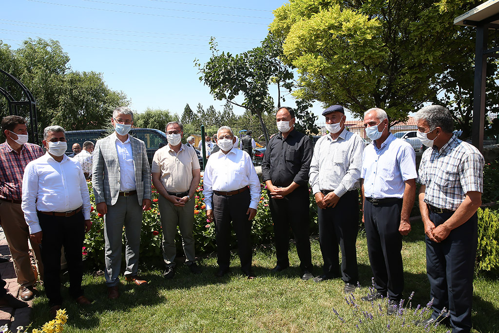 10.07.2020 - Başkan Memduh Büyükkılıç  Asfaltlama Sonrası Hörmetçi Mahallesini Ziyaret Etti