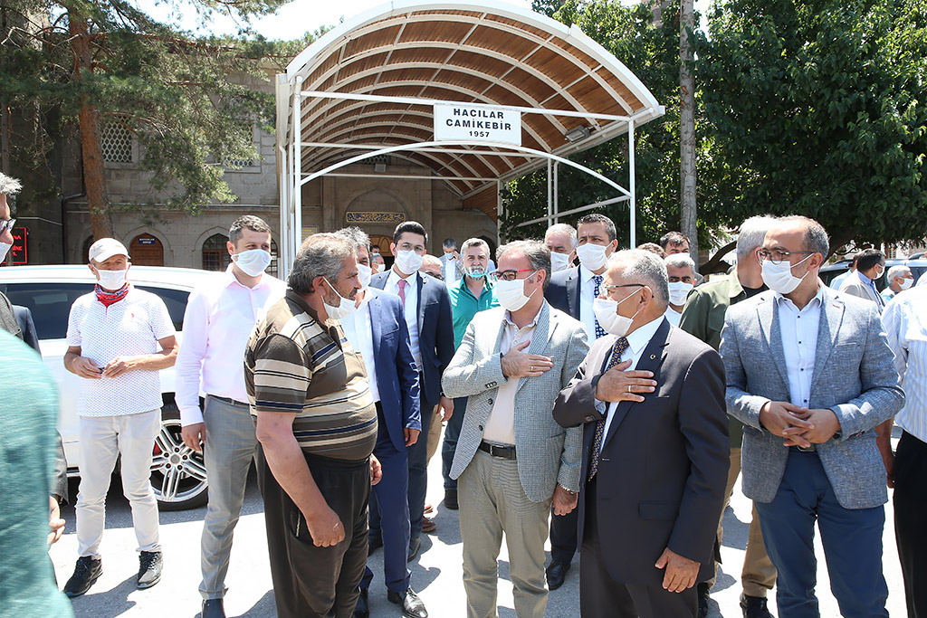 10.07.2020 - Başkan Memduh Büyükkılıç Cuma Namazını Hacılar Cami Kebir'de Kıldı