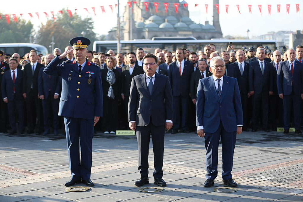 10.11.2023 - Atatürkün Ölüm Yıl Dönümü Anma Cumhuriyet Meydanı