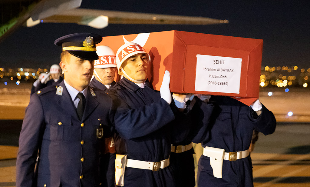 11.02.2020 - İdlib'de Şehit Olan P. Uzman Onbaşı İbrahim Albayrak ve Niğdeli Şehit P. Uzman Onbaşı Enes Alper'in Naaşları 12. Hava Ulaştırma Ana Üs Komutanlığına Getirildi