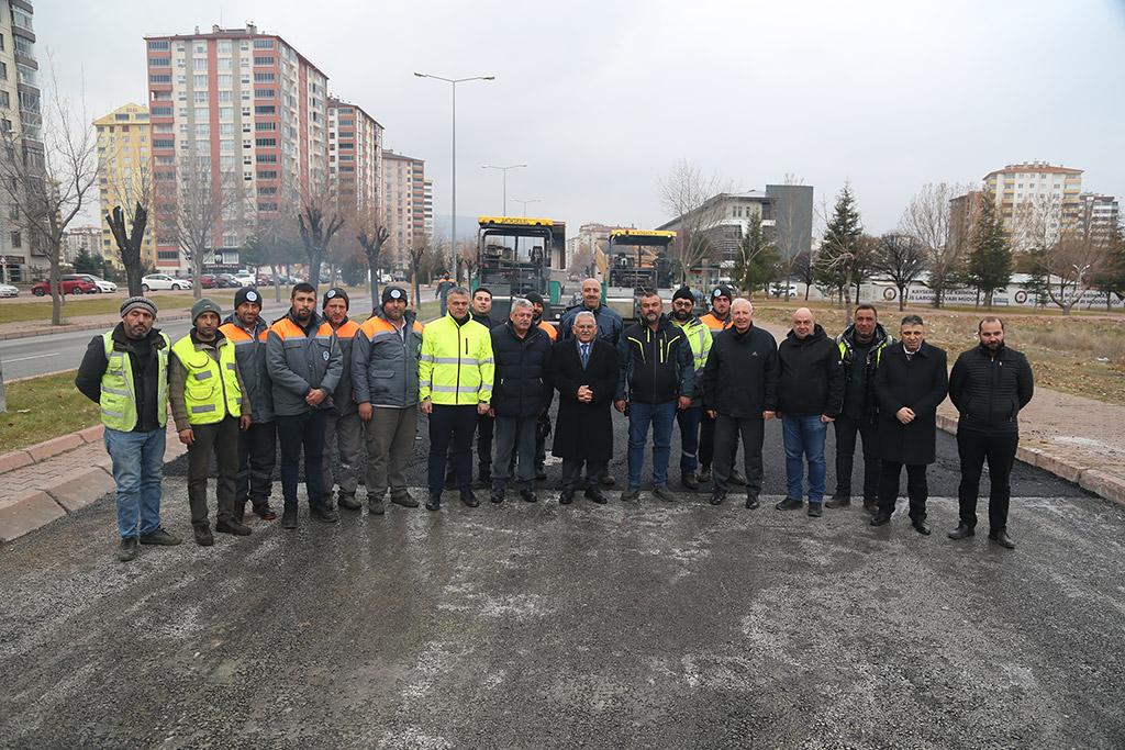 12.01.2024 - Başkan Büyükkılıç Yenişehir Turgut Reis Caddesi Asfaltlama Çalışmaları İnceleme