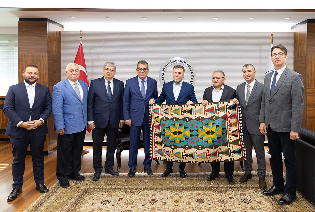 12.10.2019 -  Türkiye Okçuluk Federasyonu Başkanı Abdullah Topaloğlu Başkan Memduh  Büyükkılıç'ı Makamında Ziyaret Etti