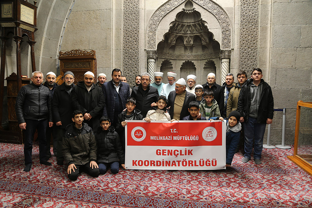 14.01.2024 - İl Müftülüğü Hunat Camii Şehitler İçin Sabah Namazı Buluşması ve Dua