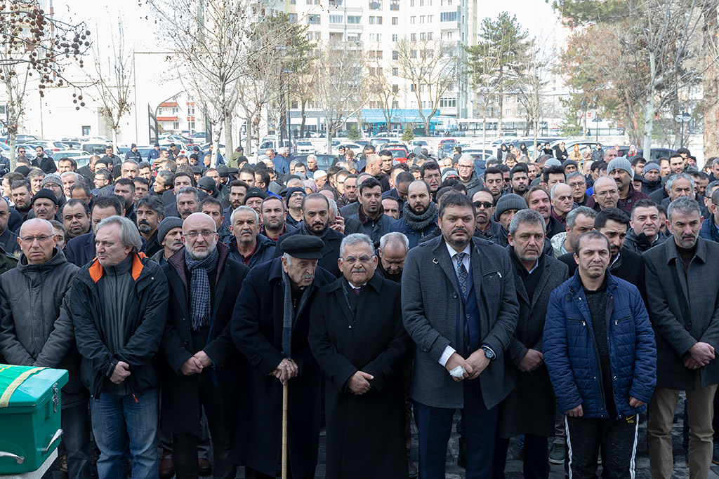 14.02.2020 - Hulusi Akar Cami Cuma Namazı ve Nuri Büyükkeçeci ile Penpe Şahin’in Cenaze Namazları