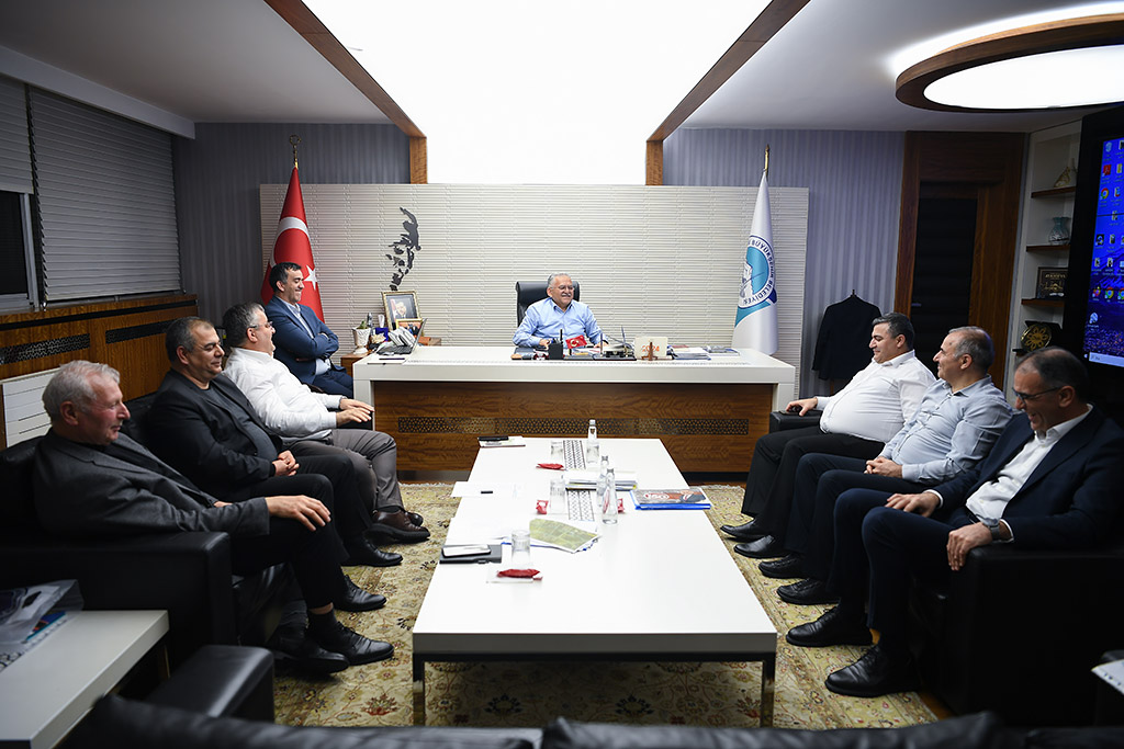 14.02.2024 - Başkan Memduh Büyükkılıç Genel Sekreter İle Yardımcıları ve Daire Başkanları İle Yatırım Toplantısı