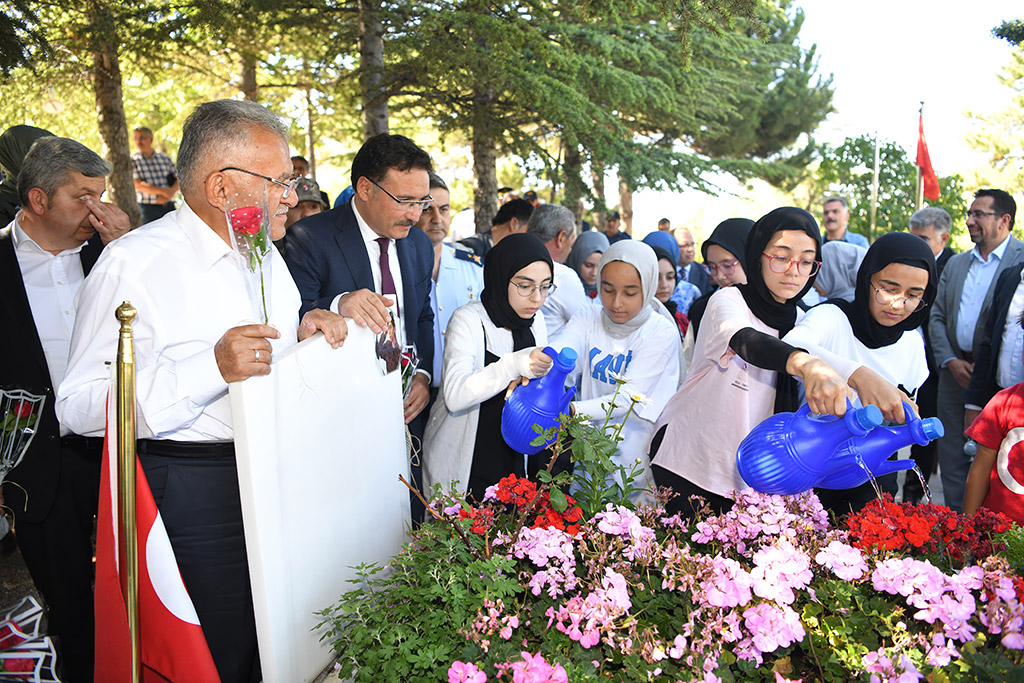 14.07.2023 - 15 Temmuz Şehidi Cennet Yiğit Kabri Başında Anıldı