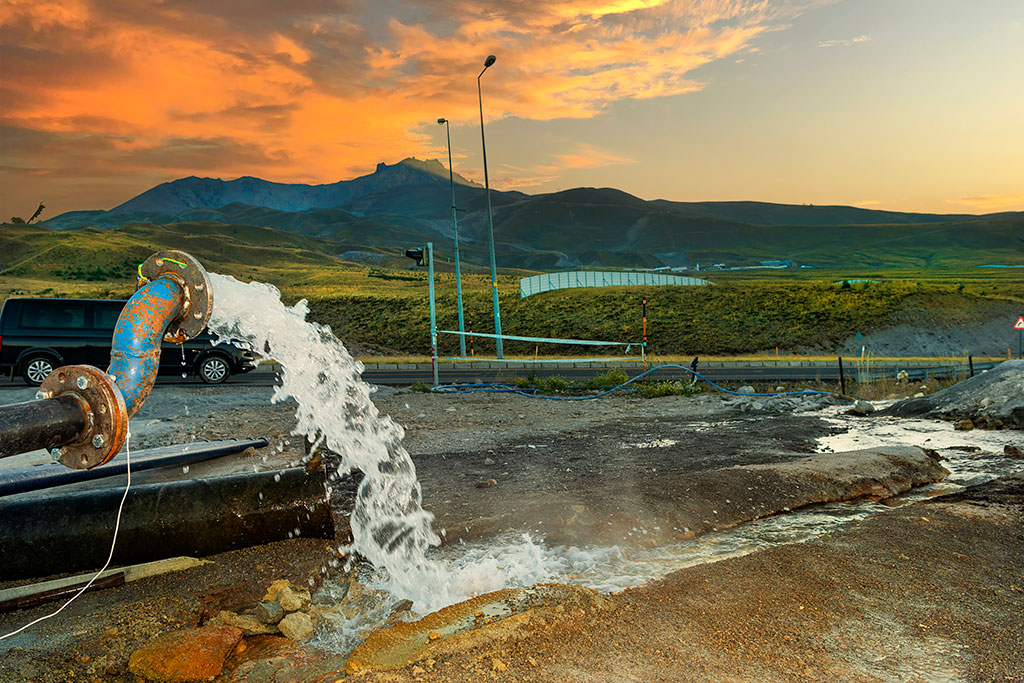 14.09.2023 - Erciyes Sondaj Suyuna Ulaşıldı, Başkan Büyükkılıç Termal Suyu Kontrol Etti