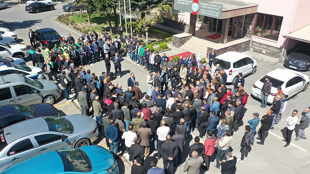 15.04.2024 - Başkan Büyükkılıç İtfaiye Kaski Makine ikmal Ek Hizmet Büyükşehir ve Kcetaş Personeli İle Bayramlaşma