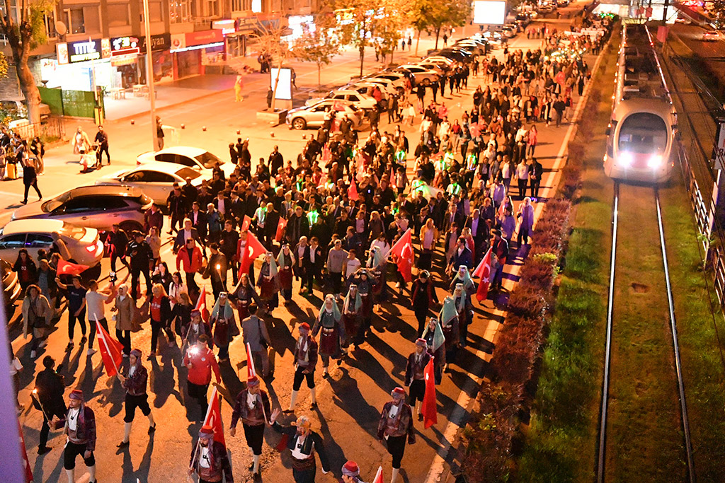 15.05.2025 atatürkü anma gençlik yürüyüşü fener alayı