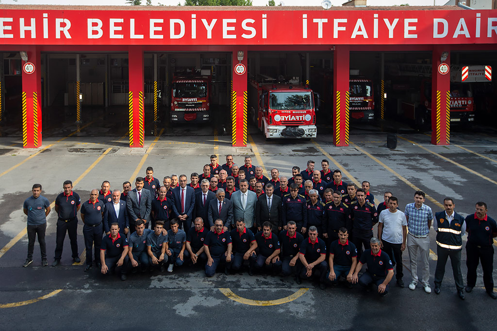 15.08.2019 - Başkan Memduh Büyükkılıç İtfaiye Personeli İle Bayramlaştı