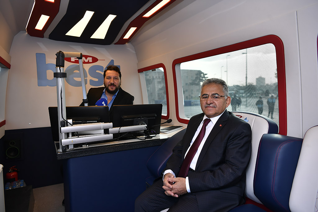 15.11.2019 - Başkan Büyükkılıç Best Fm Ufuk Karcı İle Konuşan Türkiye Programının Canlı Yayın  Konuğu Oldu