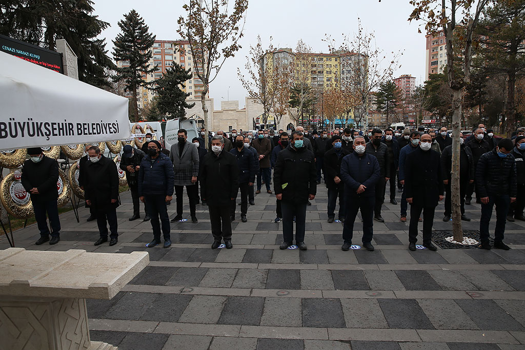 15.12.2020 - Erü Rek. Prof. Dr. Mustafa Çalış’ın  Annesi ve AK Parti Kayseri İl Başkan Yard. İsmail Özmerdivenli’nin Babasının Cenazesi