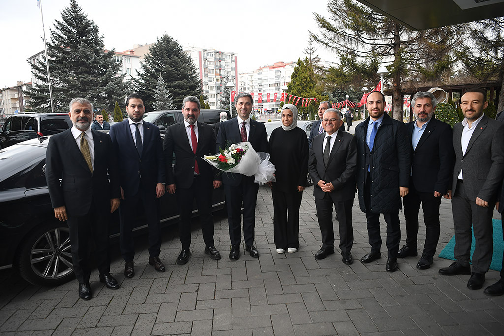 17.02.2024 - Ak Parti Genel Başkan Yardımcısı Dış İlişkiler Başkanı Zafer Sarıkaya Başkan Memduh Büyükkılıç'ı Ziyaret