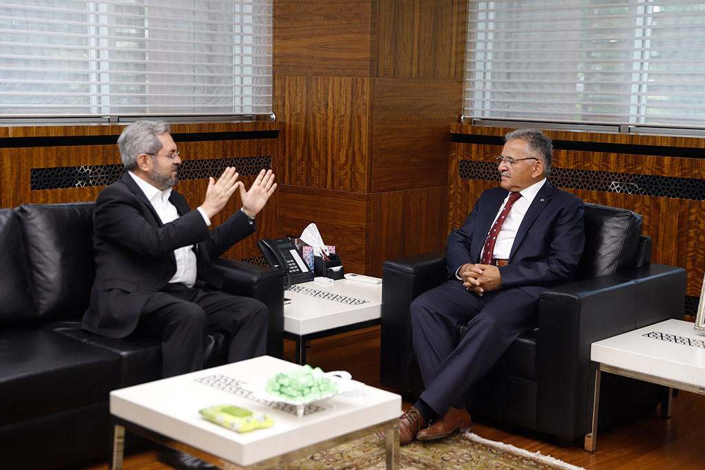 17.07.2019 - Cumhurbaşkanlığı Sağlık Komisyonu Üyesi Necdet Ünüvar Başkan Memduh Büyükkılıç'ı Ziyaret Etti