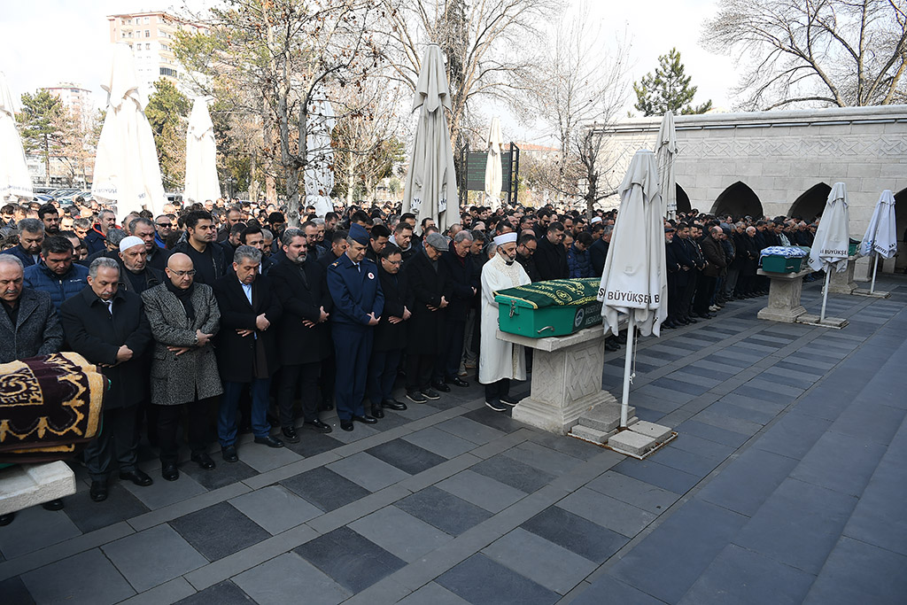 18.02.2024 - Hulusi Akarın Dayısı Ahmet Maraşlıoğlu Cenaze Defin ve Taziye