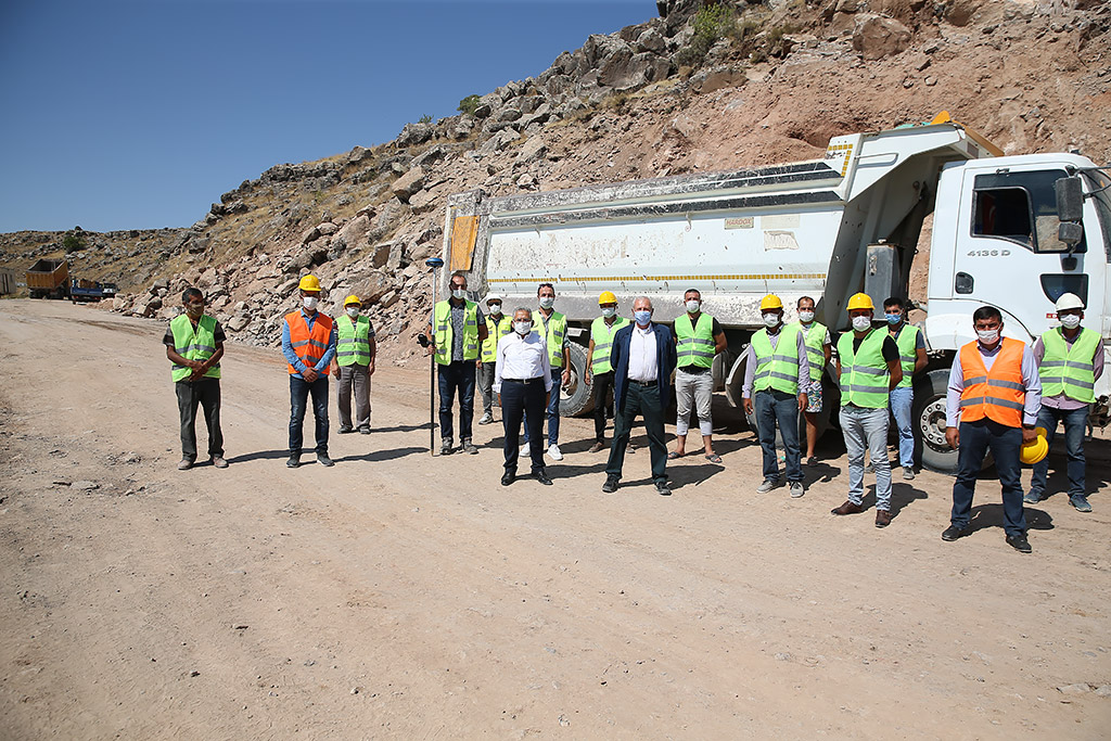 18.09.2020 - Başkan Memduh Büyükkılıç Erkilet Hıdırellez Arasındaki Yolu Genişletme Çalışmalarını İnceleme