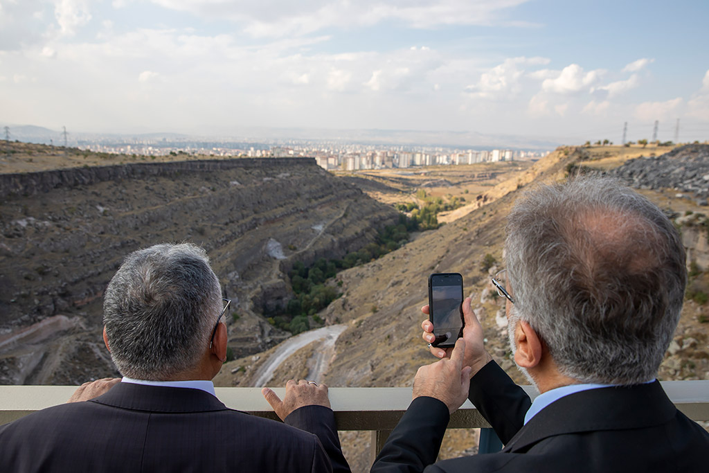 18.10.2019 - Başkan  MEmduh Büyükkılıç ve Kayseri Milletvekili Taner Yıldız Deverenk Viyadüğünde İncelemelerde Bulundu