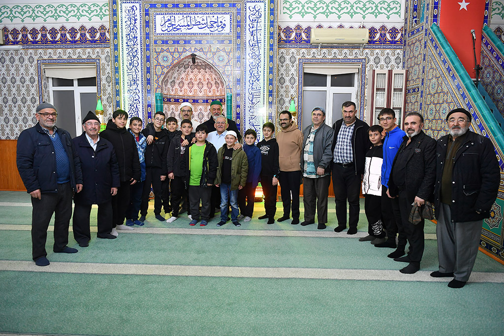 19.02.2026 başkan memduh büyükkılıç esenyurt mehmet kürtüncü camii teravih namazı