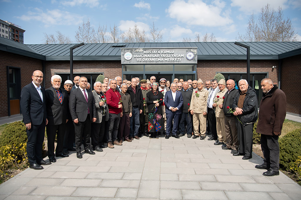 19.03.2024 - Başkan Büyükkılıç Ulu Çınarları Ziyaret Etti ve Çanakkale Programını İzledi