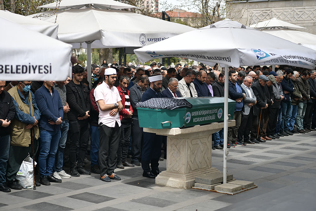 19.04.2023 - Gülfikar Mercan Cenaze Namazı Hulusi Akar Camii