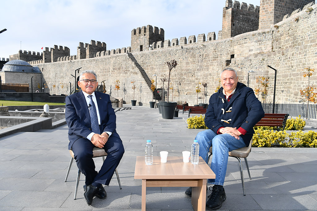 19.11.2020 - Başkan Memduh Büyükkılıç Habertürk Televizyonuna Kayseri Kalesi, Meryem Ana Kilisesi, Yahyalı ve Bünyan Halılarıyla İlgili Bilgiler Verdi