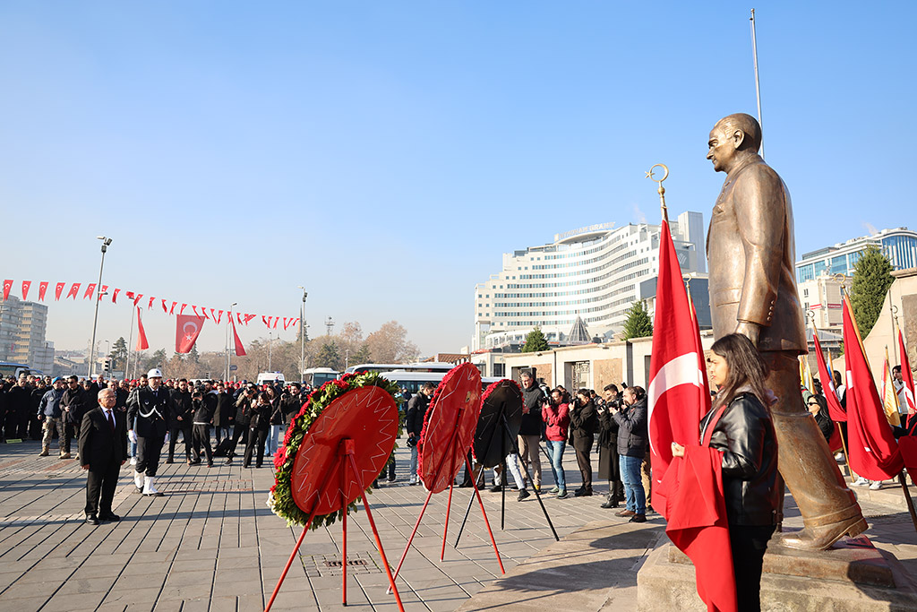 19.12.2023 - Atatürk'ün Kayseriye Gelişinin 104. Yıl Dönümü Kutlamaları Meydan Çelenk Sunumu